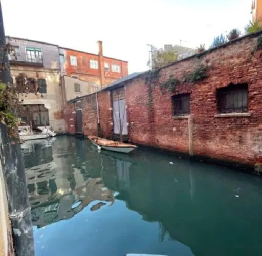 Ca\'Antica Sinagoga - Venice Canal Front Apartment